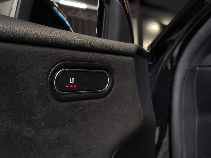 MERCEDES CLASSE A 200 163cv AMG LINE / SUIVI MERCEDES / TOIT OUVRANT / CARPLAY / CAMERA DE RECUL