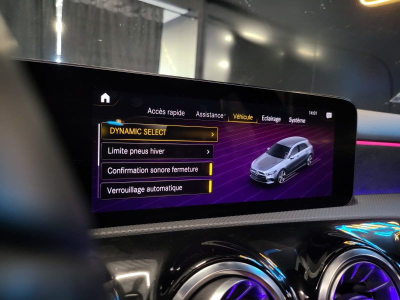 MERCEDES CLASSE A 200 163cv AMG LINE / SUIVI MERCEDES / TOIT OUVRANT / CARPLAY / CAMERA DE RECUL