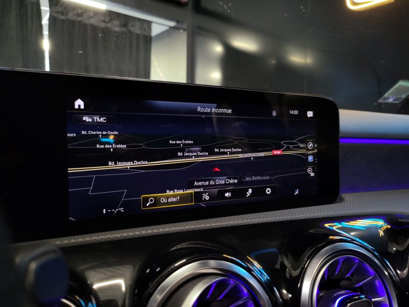 MERCEDES CLASSE A 200 163cv AMG LINE / SUIVI MERCEDES / TOIT OUVRANT / CARPLAY / CAMERA DE RECUL