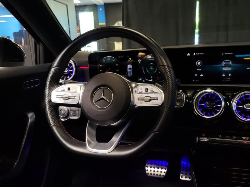 MERCEDES CLASSE A 200 163cv AMG LINE / SUIVI MERCEDES / TOIT OUVRANT / CARPLAY / CAMERA DE RECUL