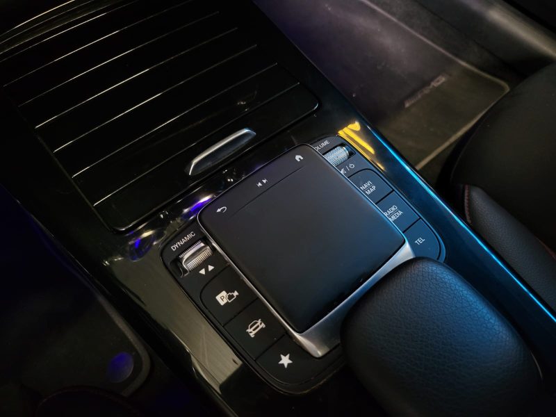 MERCEDES CLASSE A 200 163cv AMG LINE / SUIVI MERCEDES / TOIT OUVRANT / CARPLAY / CAMERA DE RECUL