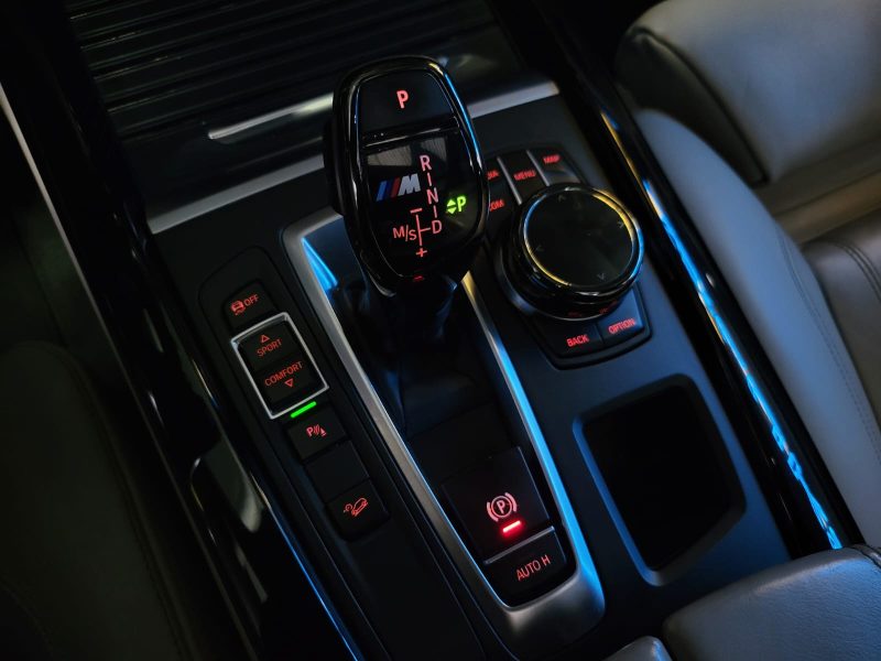 BMW X5 M50d xDrive 3.0d 381cv F15 /TOIT OUVRANT + HARMAN KARDON + SIEGES CUIR /