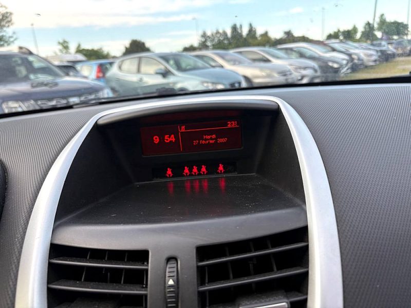 PEUGEOT 207 1.4 HDI 70cv business garantie, 12 mois