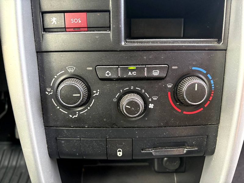 PEUGEOT 207 1.4 HDI 70cv business garantie, 12 mois