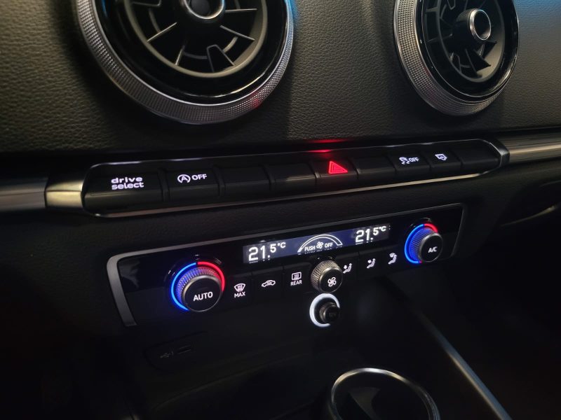 AUDI A3 30 TFSi 116cv SPORTBACK CARPLAY / RADAR DE RECUL / DRIVE SELECT