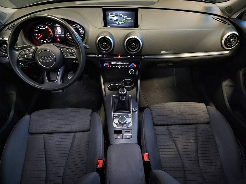 AUDI A3 30 TFSi 116cv SPORTBACK CARPLAY / RADAR DE RECUL / DRIVE SELECT