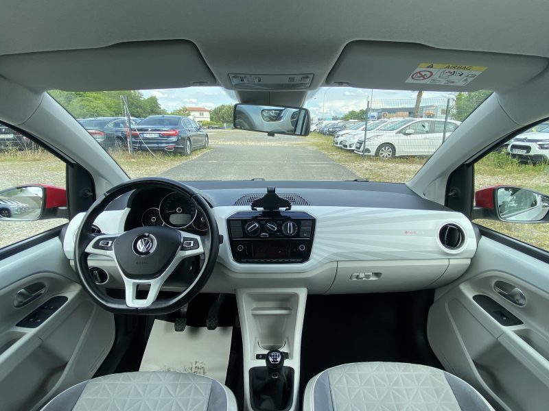 VOLKSWAGEN UP! 1.0 MPI 60CV BEATS AUDIO