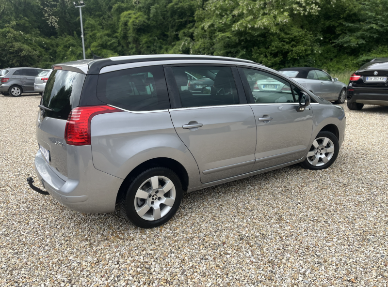 PEUGEOT 5008 2014