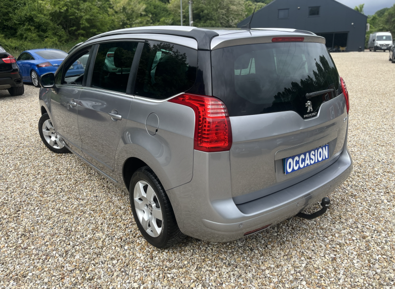 PEUGEOT 5008 2014