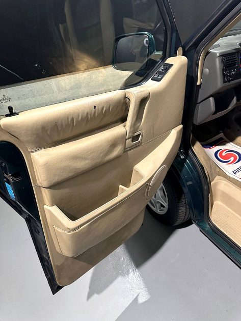 VOLKSWAGEN CARAVELLE 2.8i VR6 COMBI CARAVELLE BUSINESS 6P