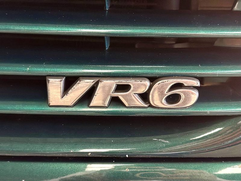 VOLKSWAGEN CARAVELLE 2.8i VR6 COMBI CARAVELLE BUSINESS 6P