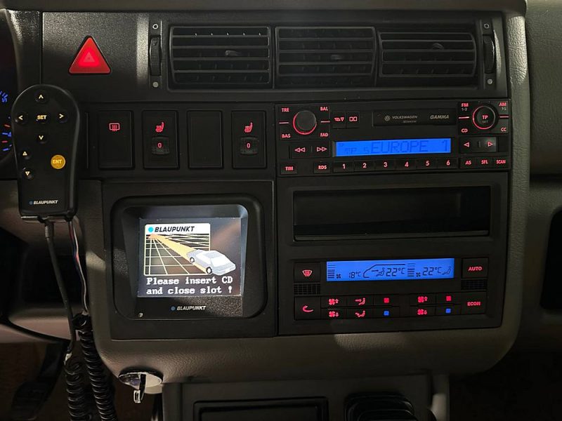 VOLKSWAGEN CARAVELLE 2.8i VR6 COMBI CARAVELLE BUSINESS 6P