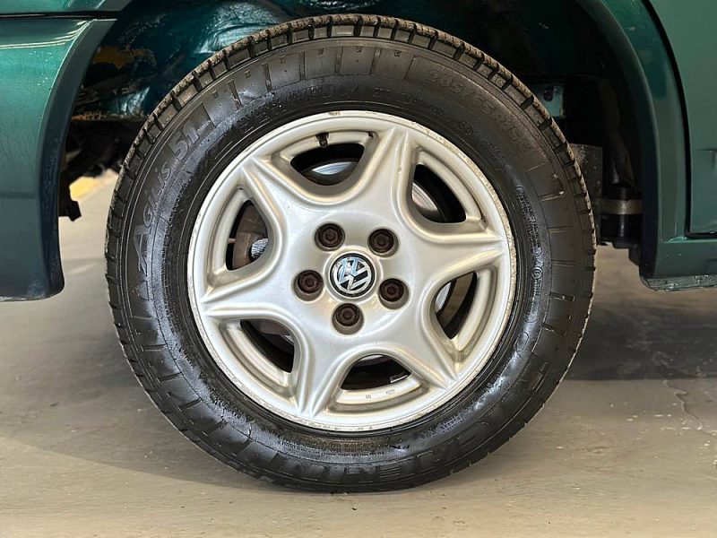 VOLKSWAGEN CARAVELLE 2.8i VR6 COMBI CARAVELLE BUSINESS 6P