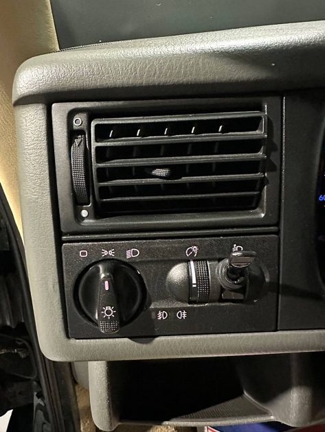 VOLKSWAGEN CARAVELLE 2.8i VR6 COMBI CARAVELLE BUSINESS 6P