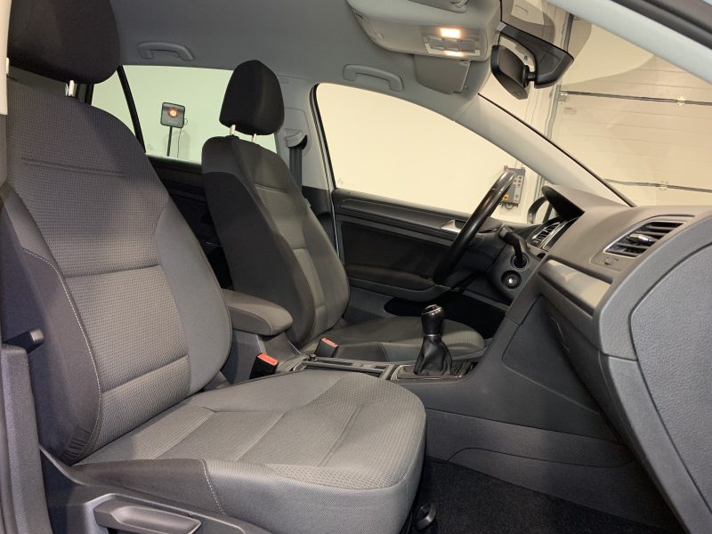 VOLKSWAGEN GOLF 2017