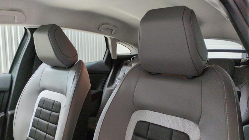 Citroën C4 nouvelle Hybride 145 e-dcs6 plus + sieges chauffants