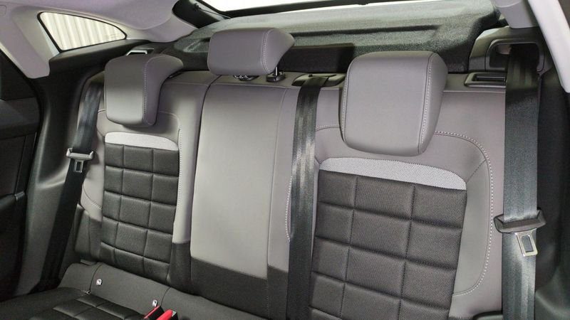 Citroën C4 nouvelle Hybride 145 e-dcs6 plus + sieges chauffants