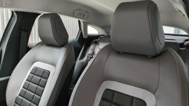 Citroën C4 nouvelle Hybride 145 e-dcs6 plus + sieges chauffants