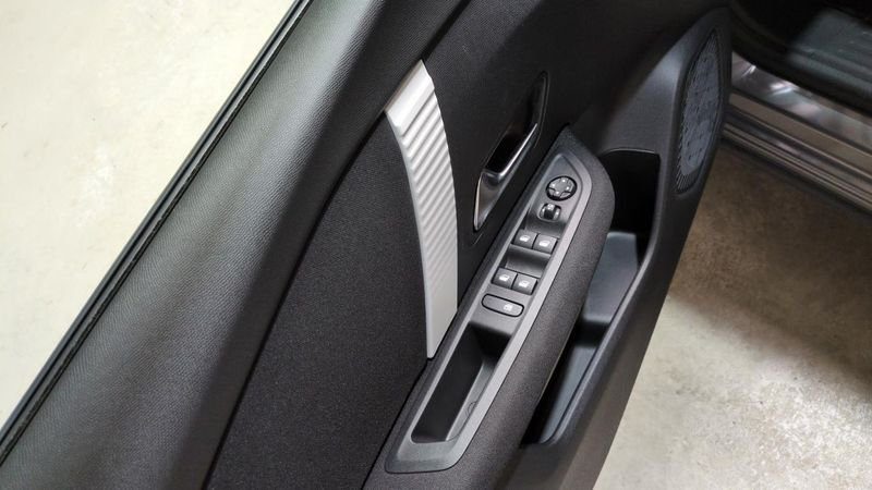 Citroën C4 nouvelle Hybride 145 e-dcs6 plus + sieges chauffants