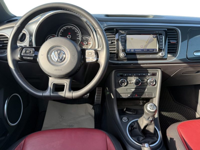 VOLKSWAGEN  NEW BEETLE 2012