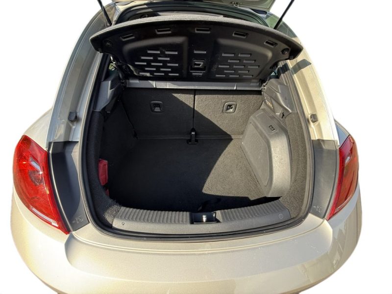 VOLKSWAGEN  NEW BEETLE 2012