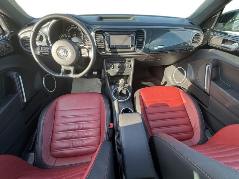 VOLKSWAGEN  NEW BEETLE 2012