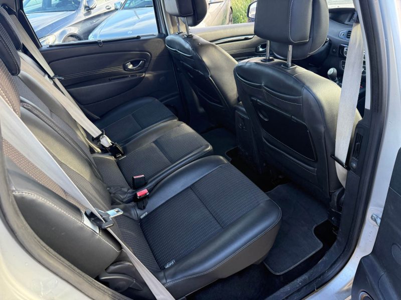 RENAULT MEGANE SCENIC 2011