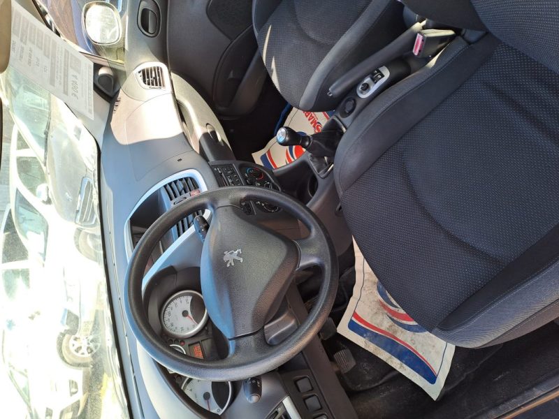 PEUGEOT 206+ 2011