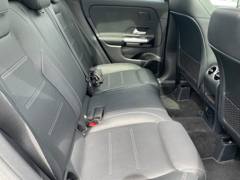  MERCEDES CLASSE GLA 250E - AMG LINE FULL - HYBRID - GARANTIE 