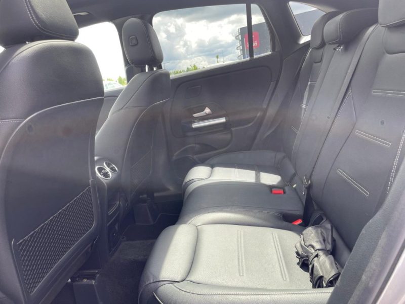  MERCEDES CLASSE GLA 250E - AMG LINE FULL - HYBRID - GARANTIE 