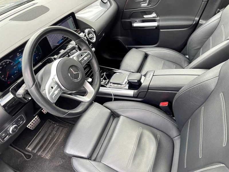  MERCEDES CLASSE GLA 250E - AMG LINE FULL - HYBRID - GARANTIE 