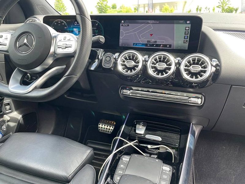  MERCEDES CLASSE GLA 250E - AMG LINE FULL - HYBRID - GARANTIE 