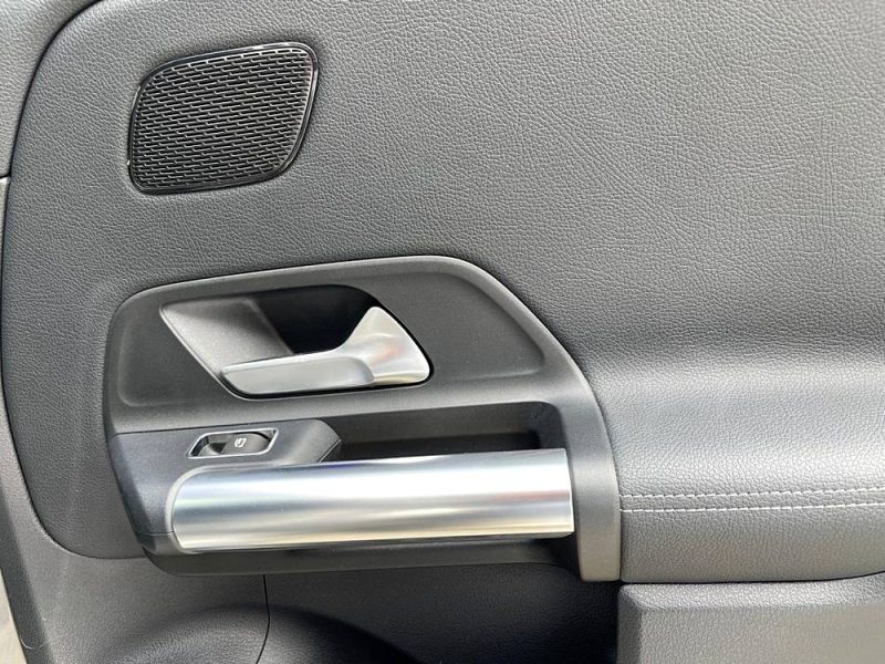  MERCEDES CLASSE GLA 250E - AMG LINE FULL - HYBRID - GARANTIE 