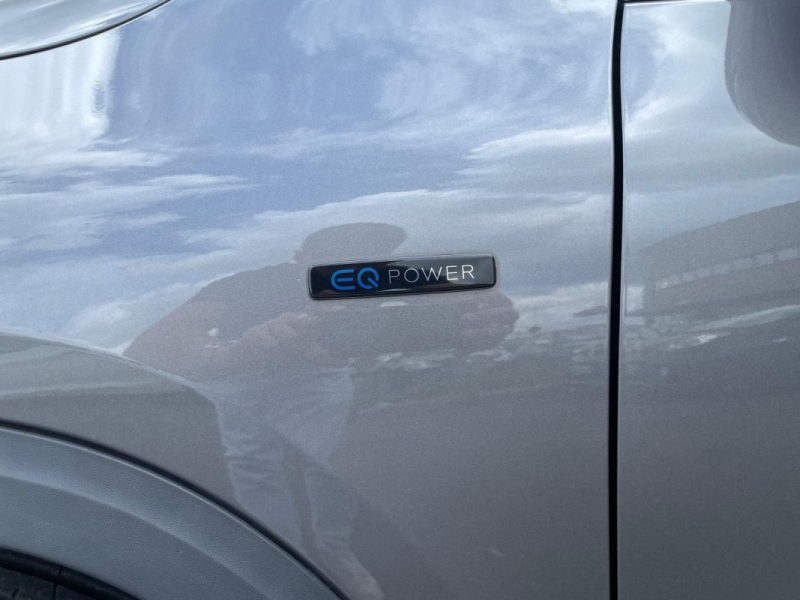  MERCEDES CLASSE GLA 250E - AMG LINE FULL - HYBRID - GARANTIE 