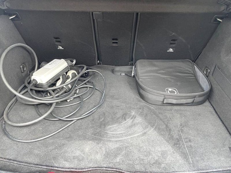  MERCEDES CLASSE GLA 250E - AMG LINE FULL - HYBRID - GARANTIE 