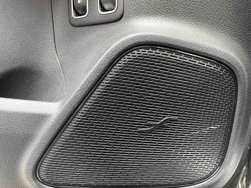  MERCEDES CLASSE GLA 250E - AMG LINE FULL - HYBRID - GARANTIE 