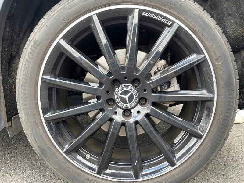  MERCEDES CLASSE GLA 250E - AMG LINE FULL - HYBRID - GARANTIE 