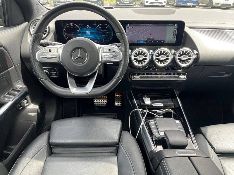  MERCEDES CLASSE GLA 250E - AMG LINE FULL - HYBRID - GARANTIE 