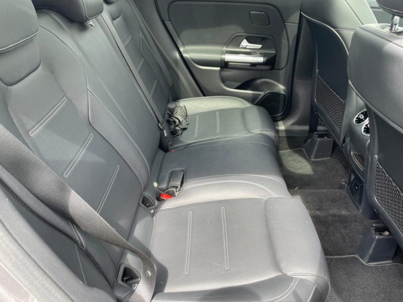  MERCEDES CLASSE GLA 250E - AMG LINE FULL - HYBRID - GARANTIE 