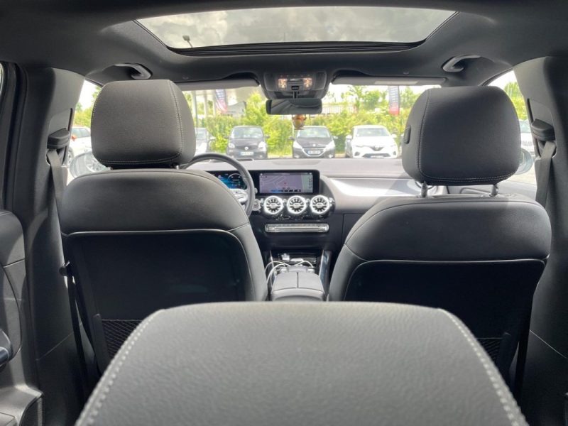  MERCEDES CLASSE GLA 250E - AMG LINE FULL - HYBRID - GARANTIE 