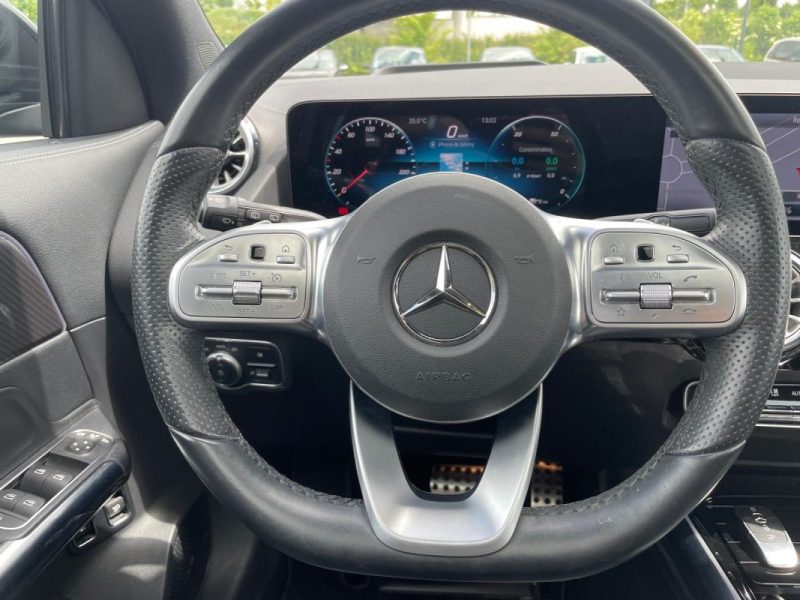  MERCEDES CLASSE GLA 250E - AMG LINE FULL - HYBRID - GARANTIE 