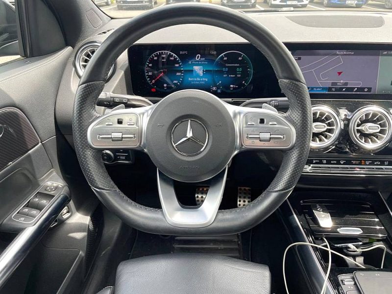  MERCEDES CLASSE GLA 250E - AMG LINE FULL - HYBRID - GARANTIE 
