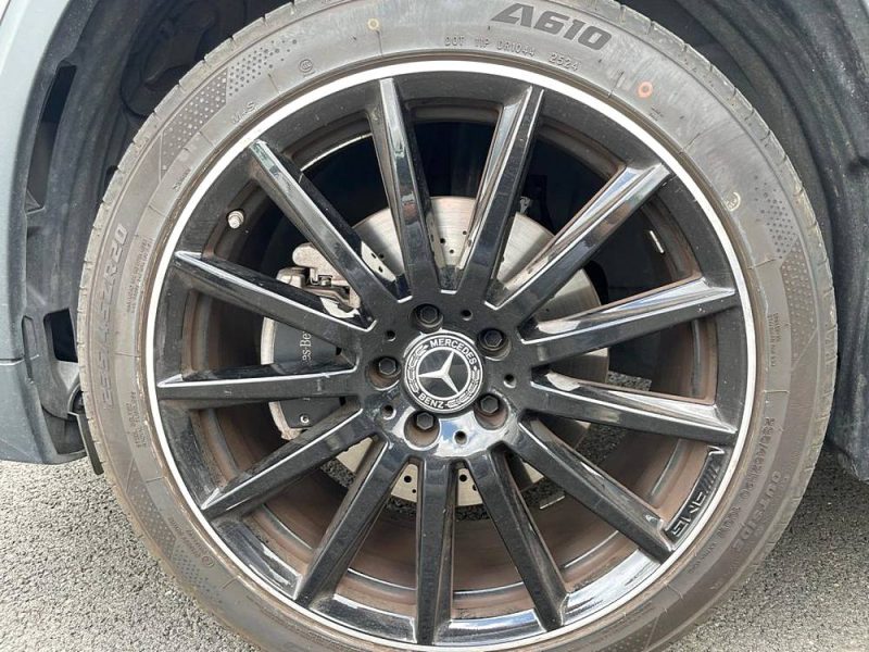  MERCEDES CLASSE GLA 250E - AMG LINE FULL - HYBRID - GARANTIE 