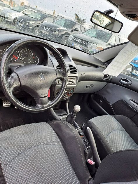 PEUGEOT 206 2003