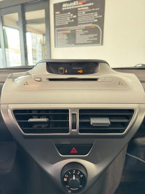 Toyota IQ 1.4 D-4D 90ch - Moteur à chaine - 95.500 km - Révisée - CT ok - Garantie 1an