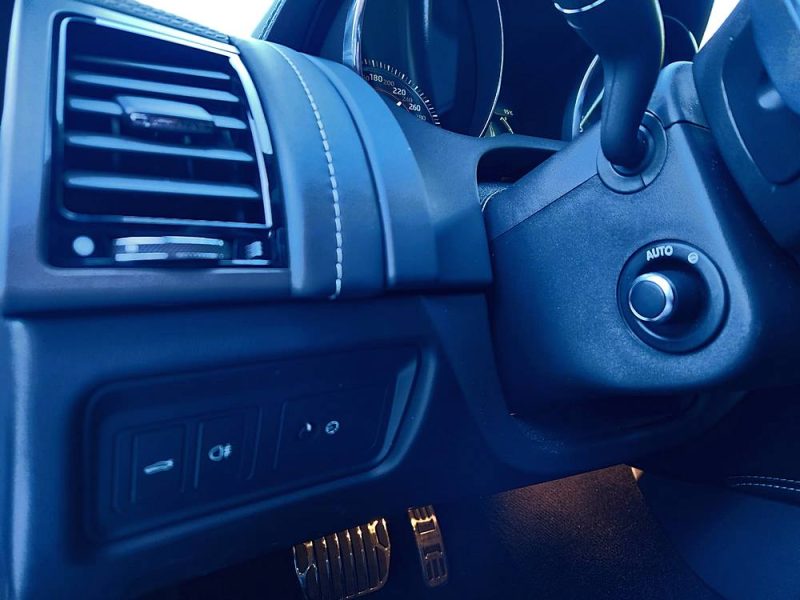 JAGUAR F-TYPE COUPE 5.0 V8 550 R AWD BVA8**PAS DE MALUS**CARBON*MERIDIAN*CLAPET*CAMERA*