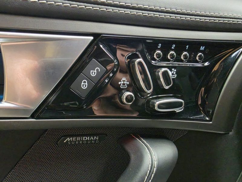 JAGUAR F-TYPE COUPE 5.0 V8 550 R AWD BVA8**PAS DE MALUS**CARBON*MERIDIAN*CLAPET*CAMERA*