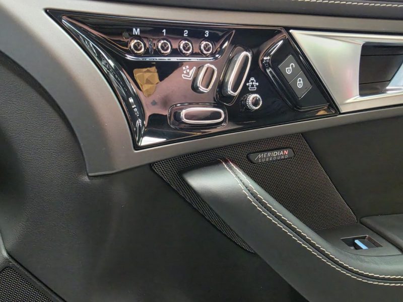 JAGUAR F-TYPE COUPE 5.0 V8 550 R AWD BVA8**PAS DE MALUS**CARBON*MERIDIAN*CLAPET*CAMERA*