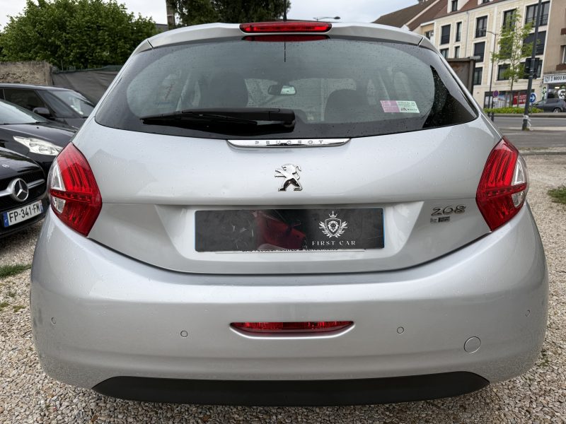 PEUGEOT 208  2013