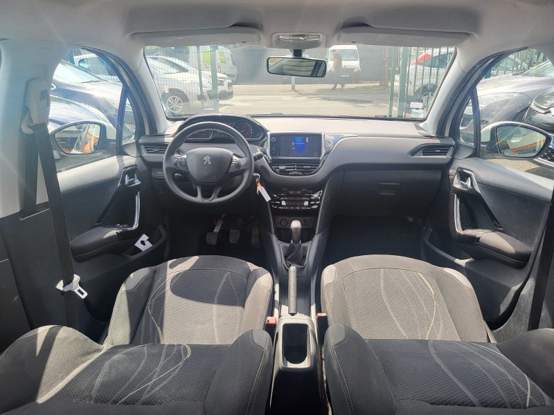 PEUGEOT 208 2013